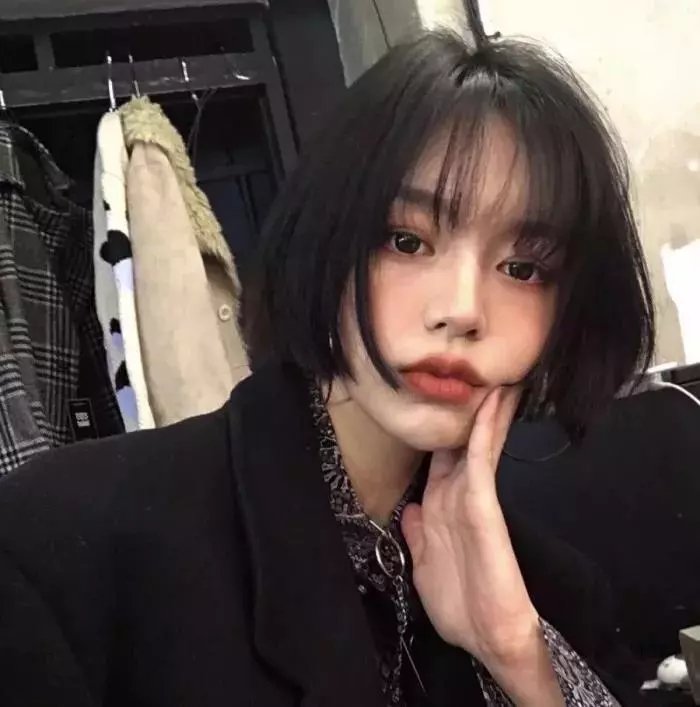 黑夜中的玻璃人偶